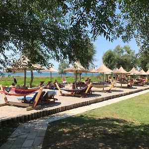 lake-shkodra-resort.albaniahotels.org/